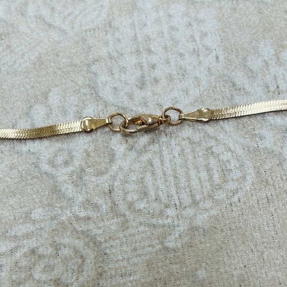 Vintage Herringbone Gold Tone Necklace White Quartz Stone Long Bar Pendant - Picture 14 of 16